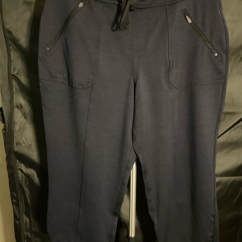 Women’s Casual Cropped Navy Pants